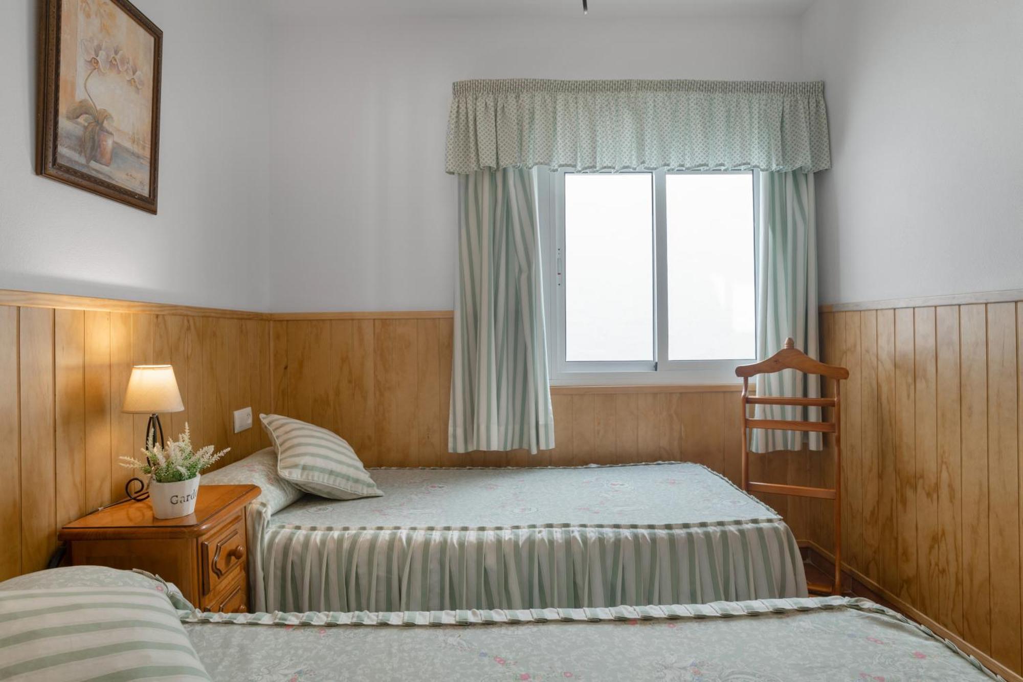 Apartamento Rocio - Solo Familias Конил-де-ла-Фронтера Екстериор снимка