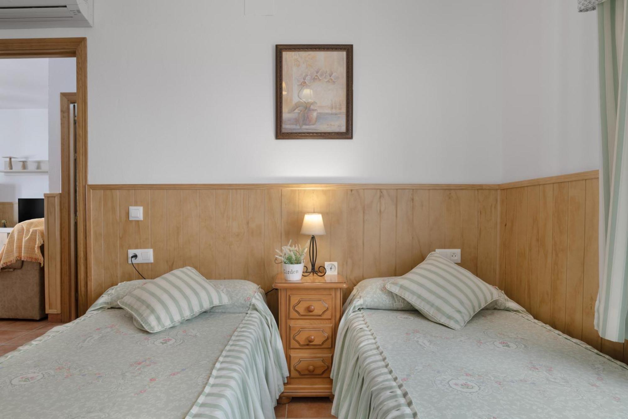 Apartamento Rocio - Solo Familias Конил-де-ла-Фронтера Екстериор снимка